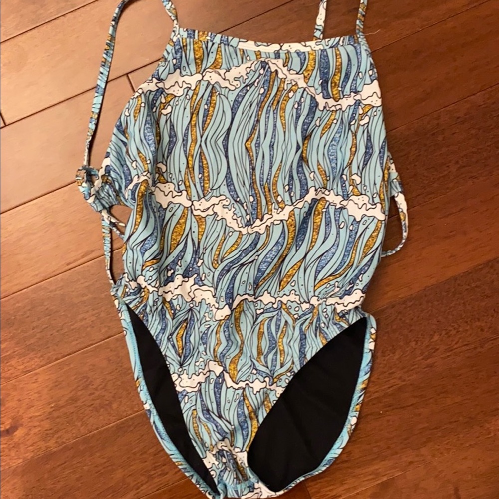 Bathing suit